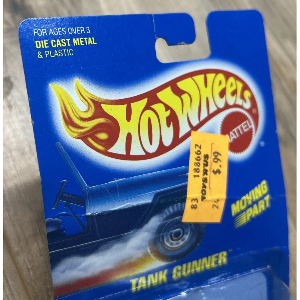 Hot Wheels 1989 Tank Gunner #83 – Rare Blue‎ Card Military Vehicle